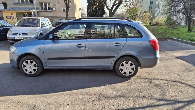 Skoda Fabia 1.4, снимка 4 - Автомобили и джипове - 52848210