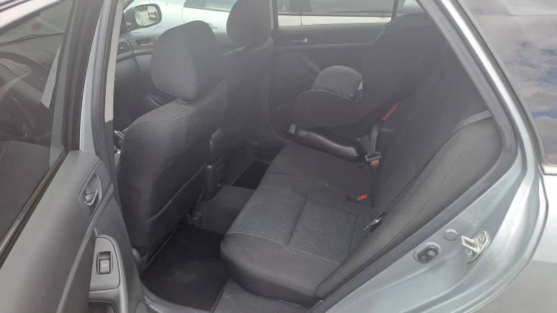Toyota Avensis, снимка 6 - Автомобили и джипове - 52976133