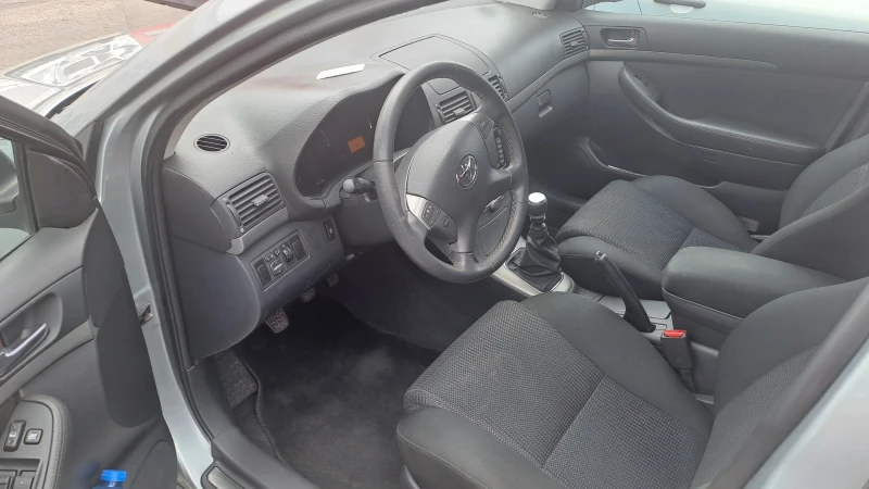 Toyota Avensis, снимка 8 - Автомобили и джипове - 52976133