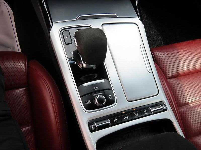 Kia Stinger 3.3 Turbo AWD| 365к.с.| ВКЛ.ТЕХНОТЕСТ, снимка 11 - Автомобили и джипове - 55404926