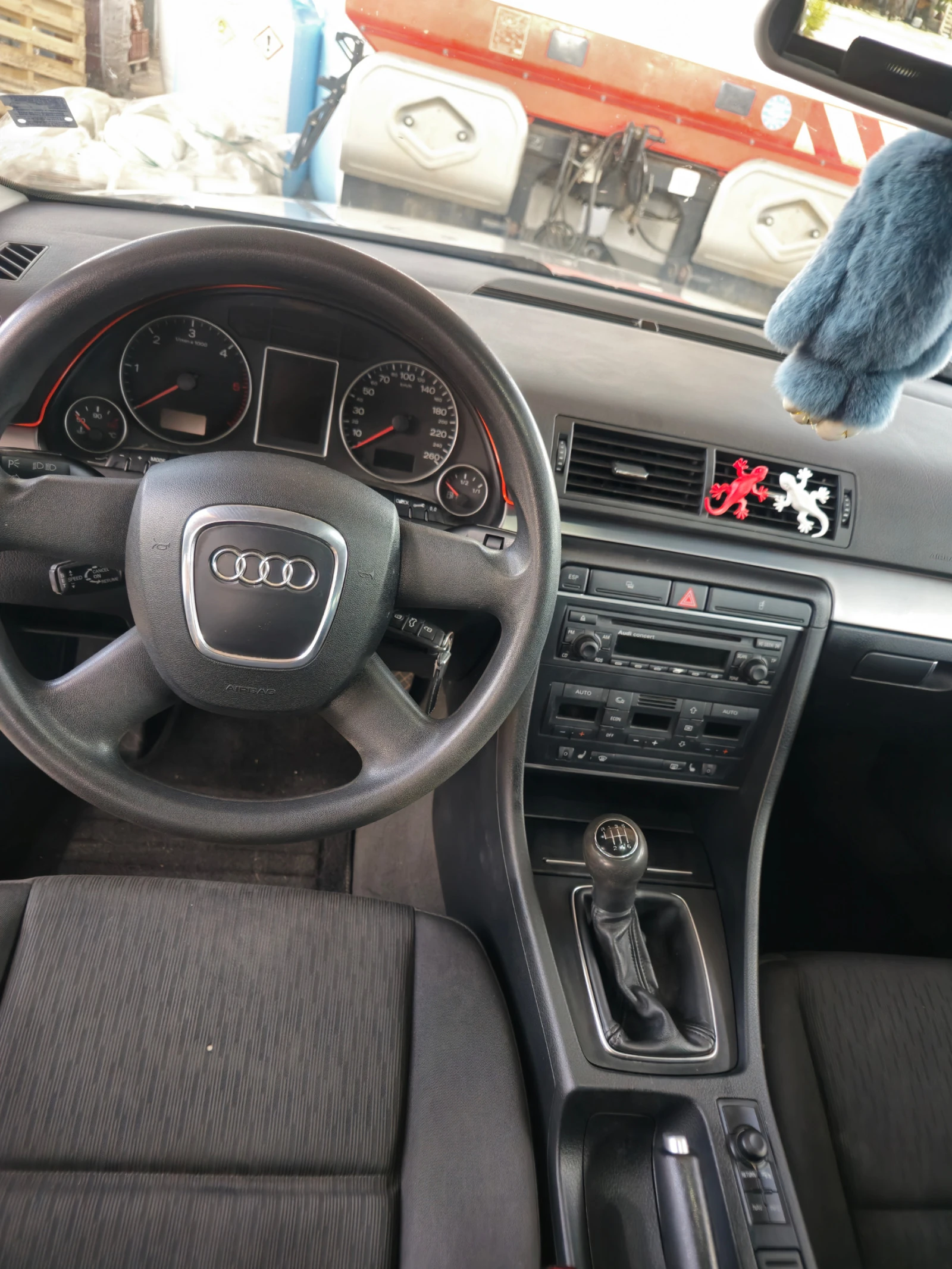 Audi A4 2.0 140  - изображение 6