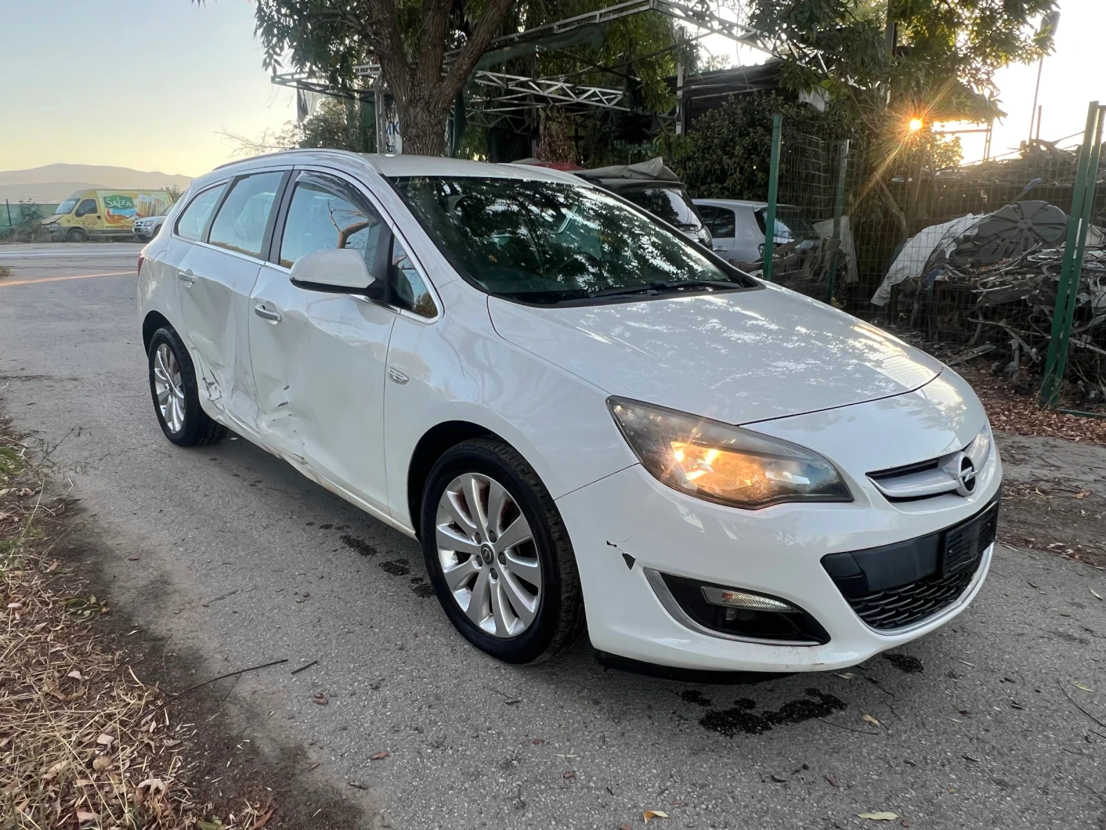 Opel Astra J 2.0 CDTi - изображение 3