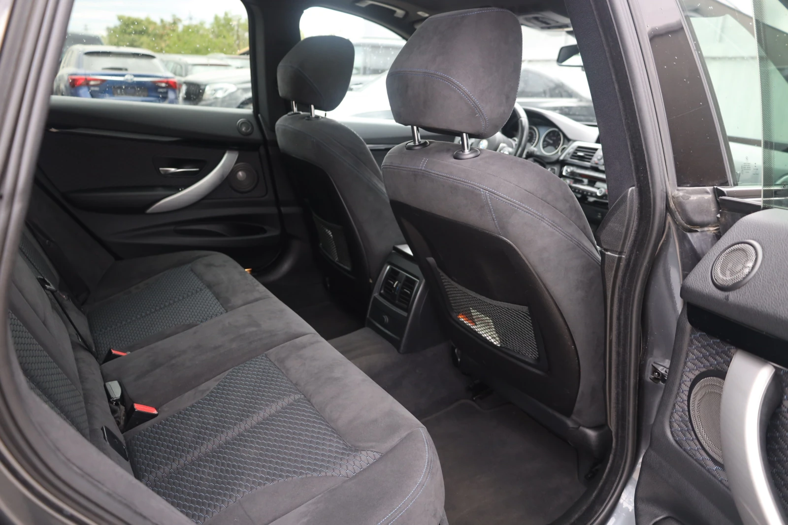 BMW 3gt 320d M xDrive KeyGO KAM PANO HuD Distr H/K #iCarbg - изображение 8