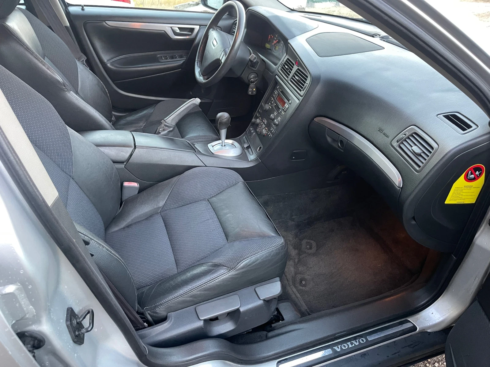 Volvo S60 2.4D5 - изображение 7