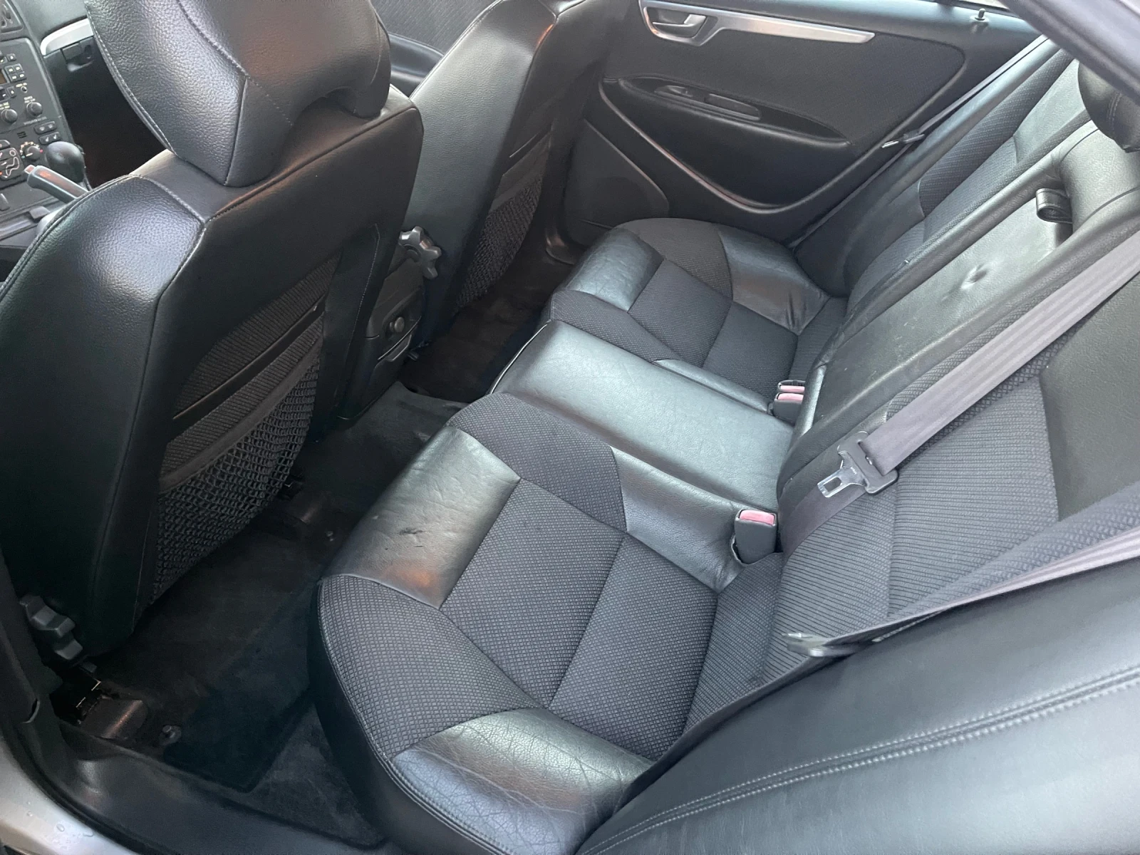 Volvo S60 2.4D5 - изображение 8