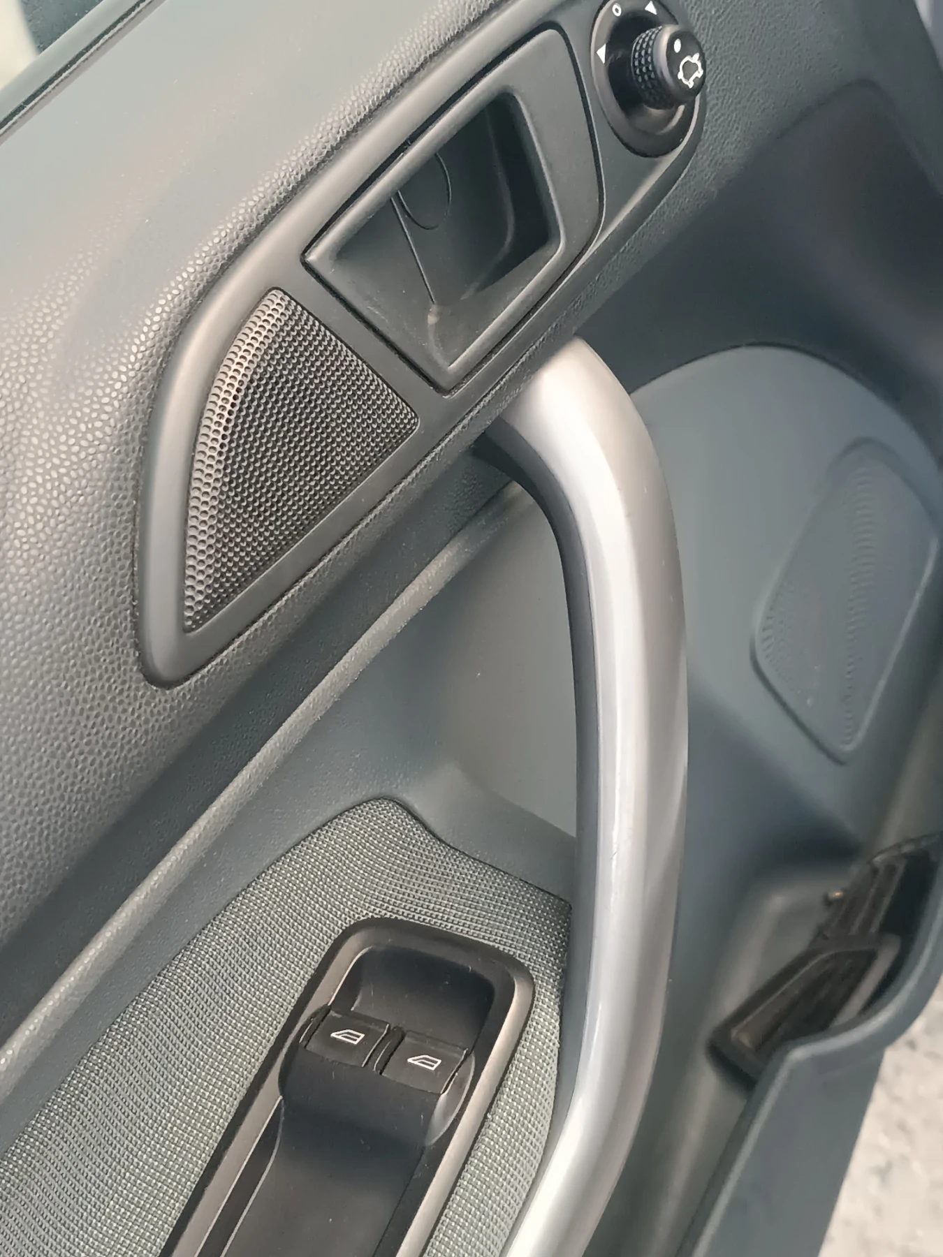 Ford Fiesta 1, 4i, ПЕРФЕКТНА, ЛИЗИНГ  - изображение 8