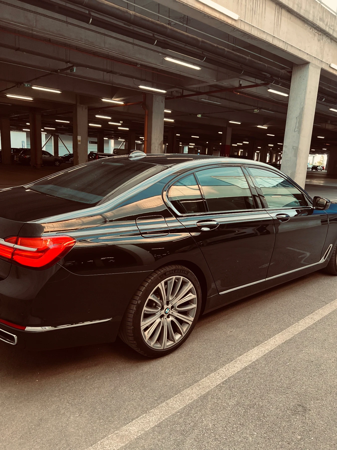 BMW 730 xDrive | Гарантиран произход | Пълна история, снимка 5 - Автомобили и джипове - 53686580