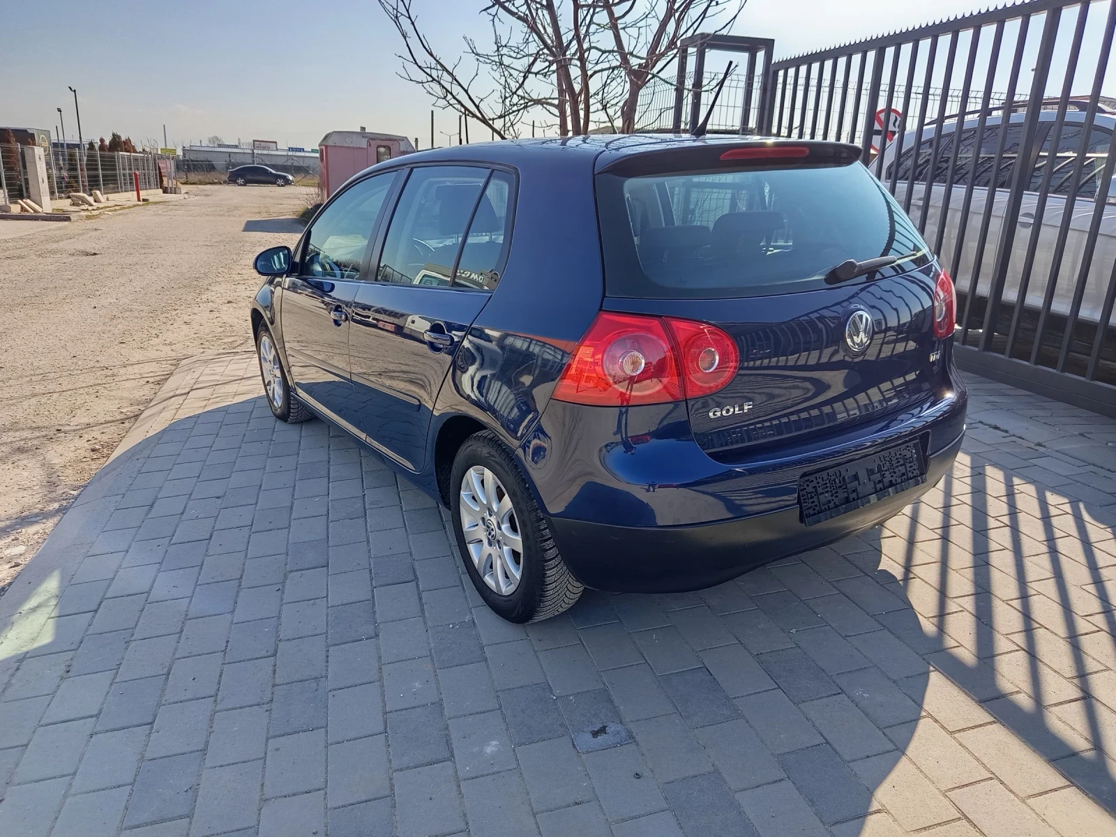 VW Golf 1.9 TDI 105 kc 2008г., снимка 7 - Автомобили и джипове - 53747717