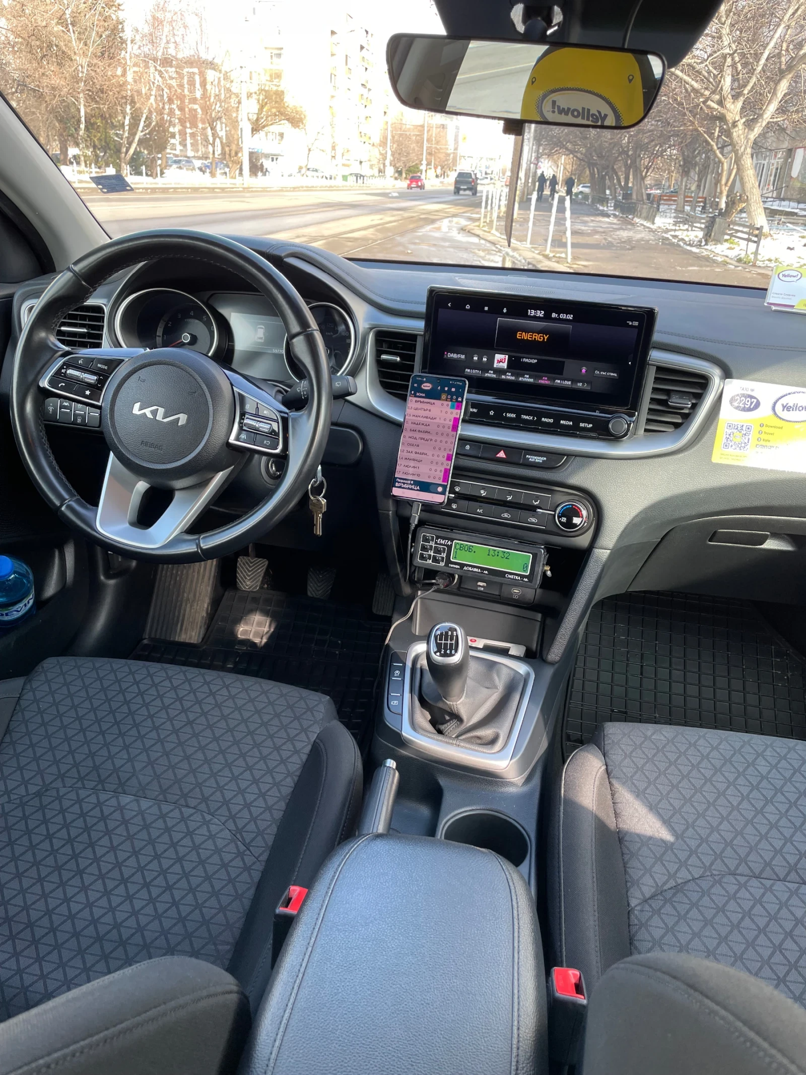 Kia Ceed 1.5, снимка 3 - Автомобили и джипове - 53754123