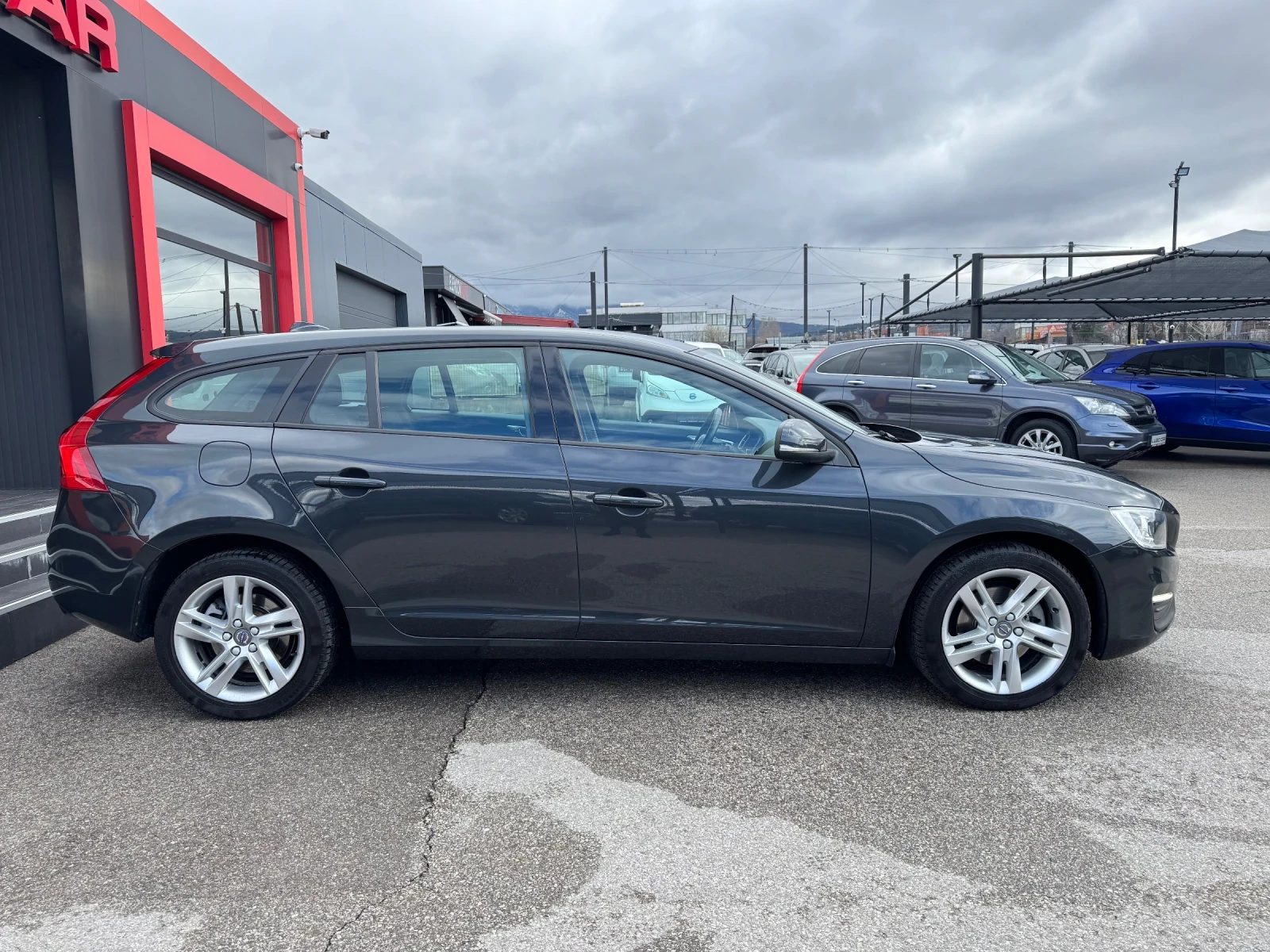 Volvo V60 2.0D-DIGITAL-AUT-NAVI-TOP, снимка 5 - Автомобили и джипове - 54063136