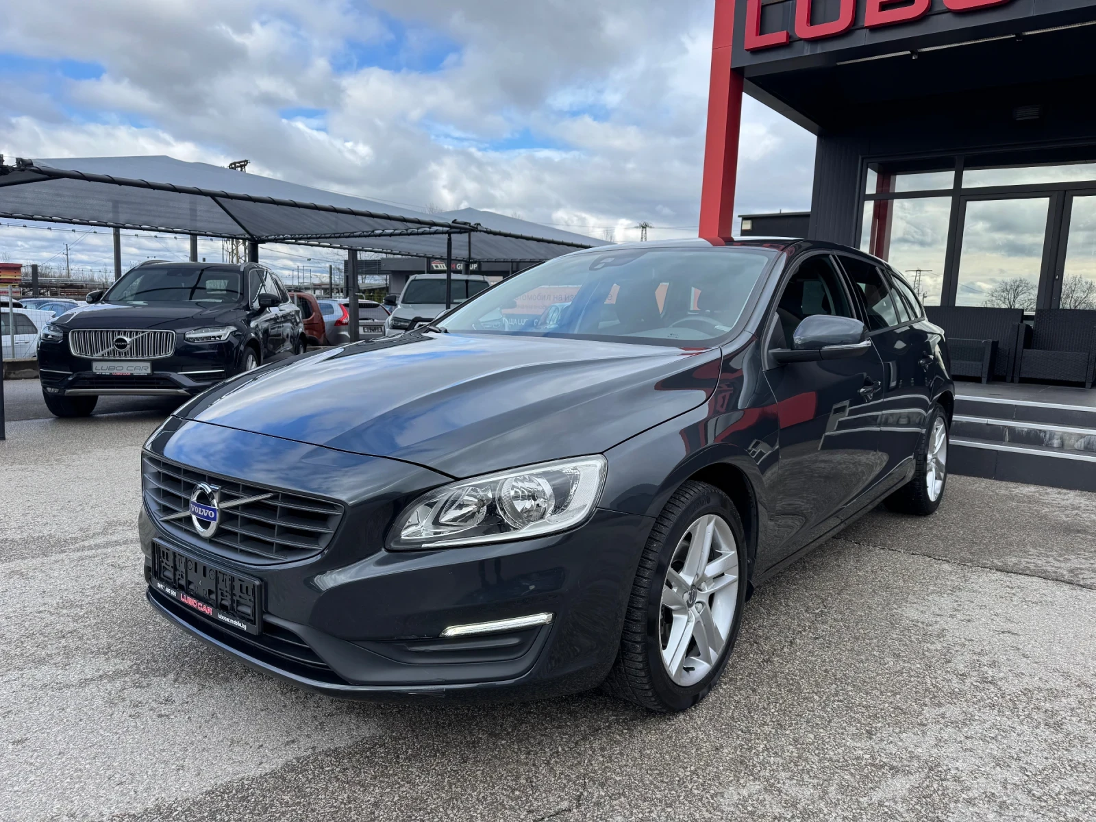 Volvo V60 2.0D-DIGITAL-AUT-NAVI-TOP, снимка 2 - Автомобили и джипове - 54063136