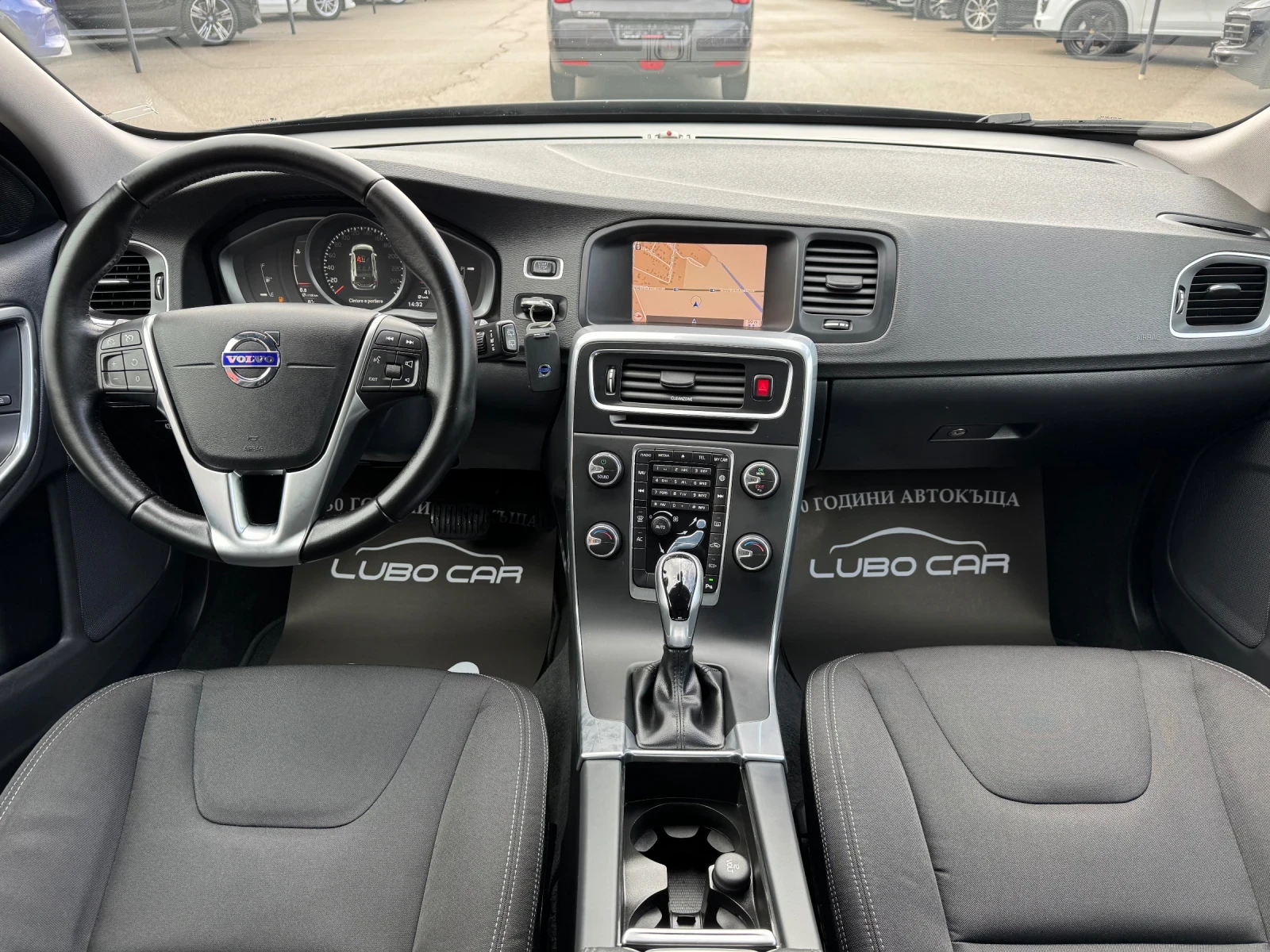Volvo V60 2.0D-DIGITAL-AUT-NAVI-TOP, снимка 11 - Автомобили и джипове - 54063136