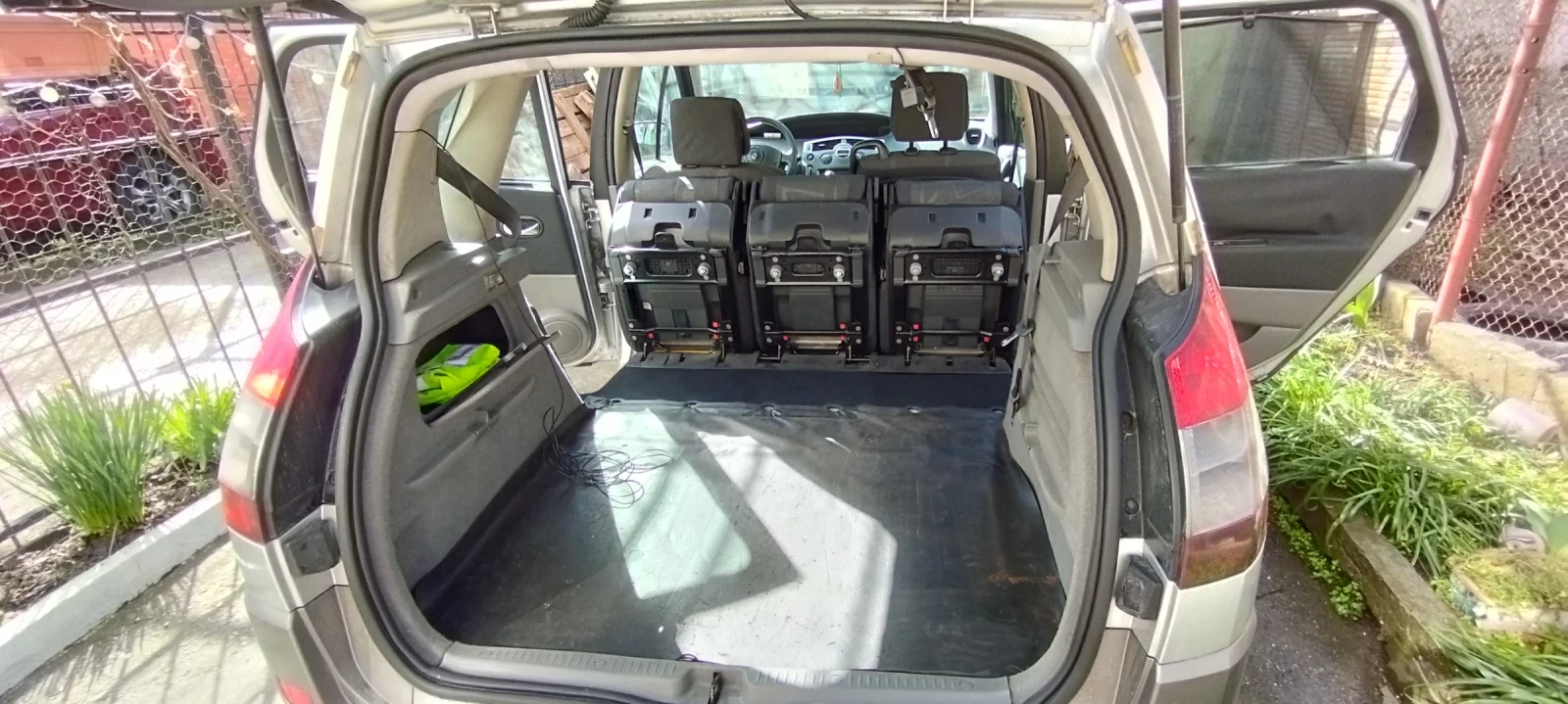 Renault Scenic K9K, снимка 8 - Автомобили и джипове - 54095877