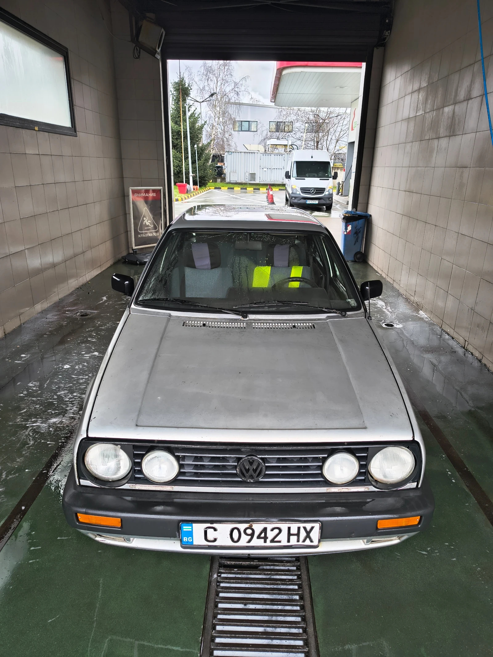 VW Golf 1.6 Gas, снимка 2 - Автомобили и джипове - 54151661