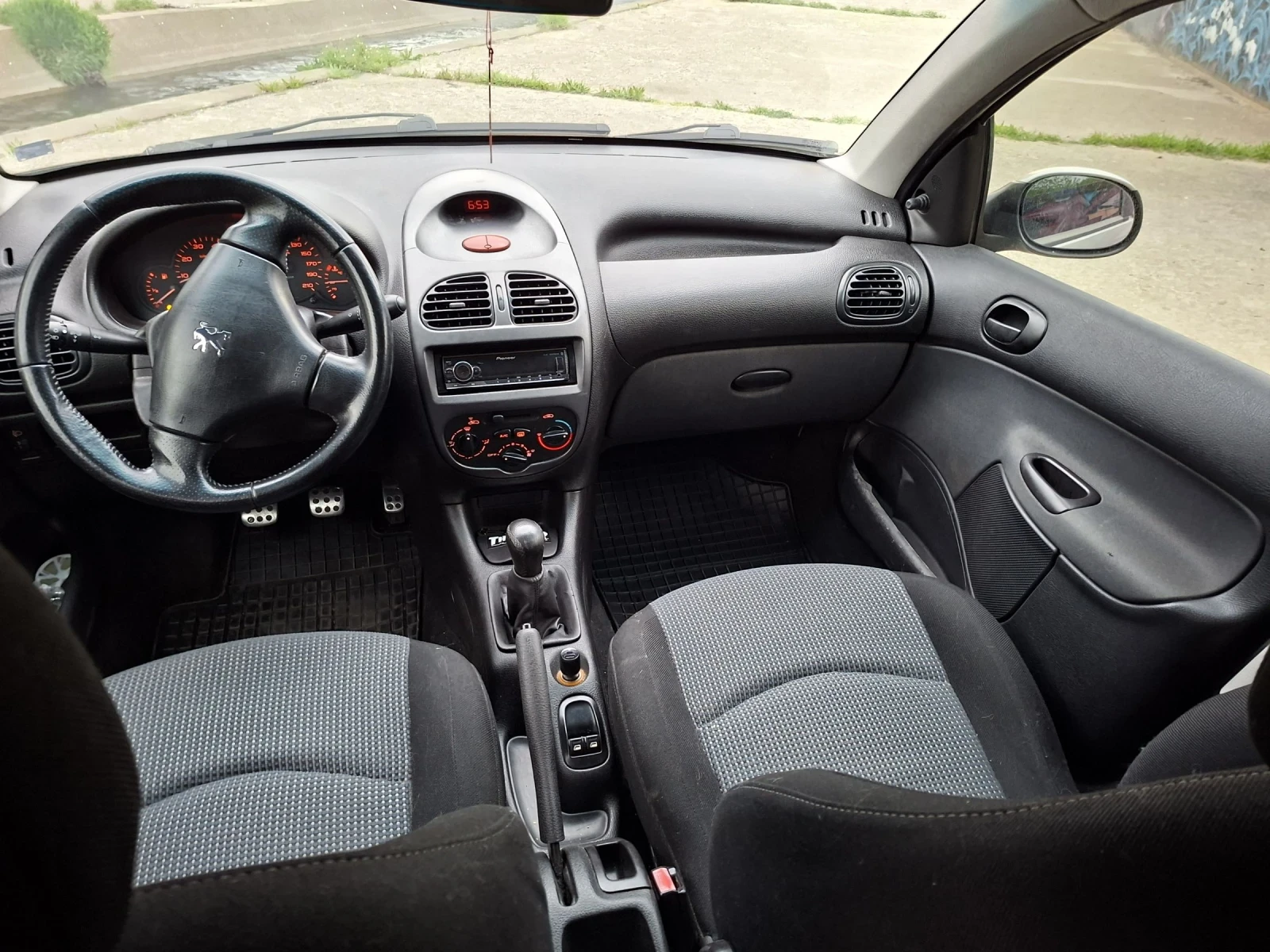 Peugeot 206 1.4, снимка 6 - Автомобили и джипове - 54279264