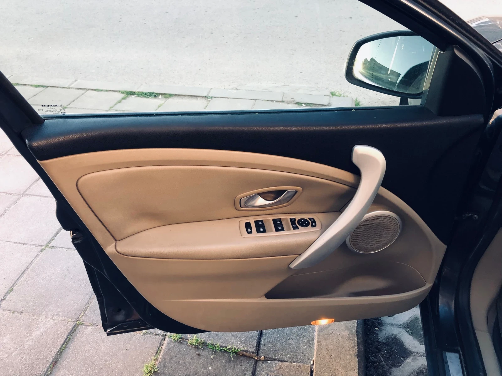 Renault Fluence N1, снимка 8 - Автомобили и джипове - 54322188