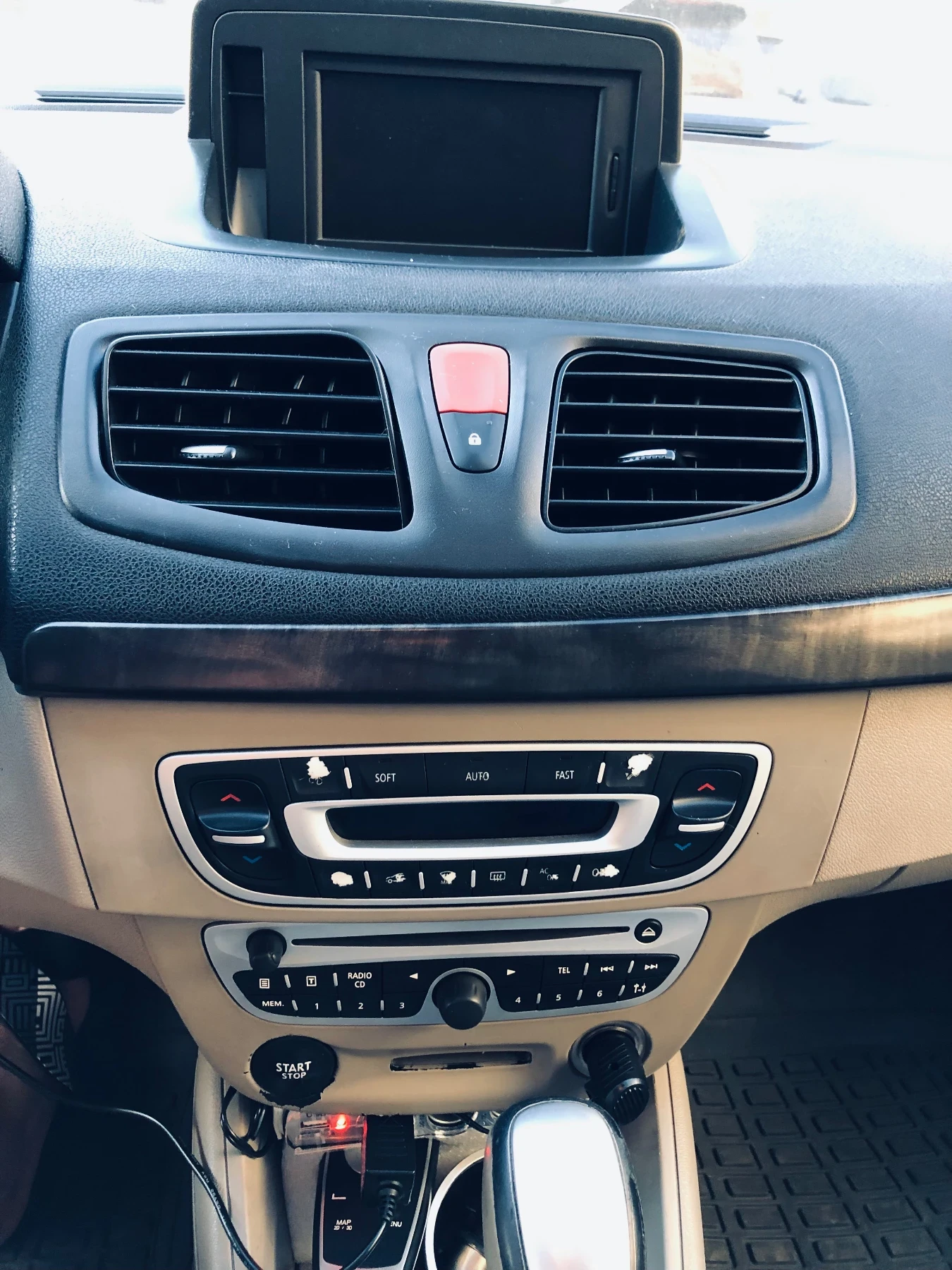 Renault Fluence N1, снимка 10 - Автомобили и джипове - 54322188