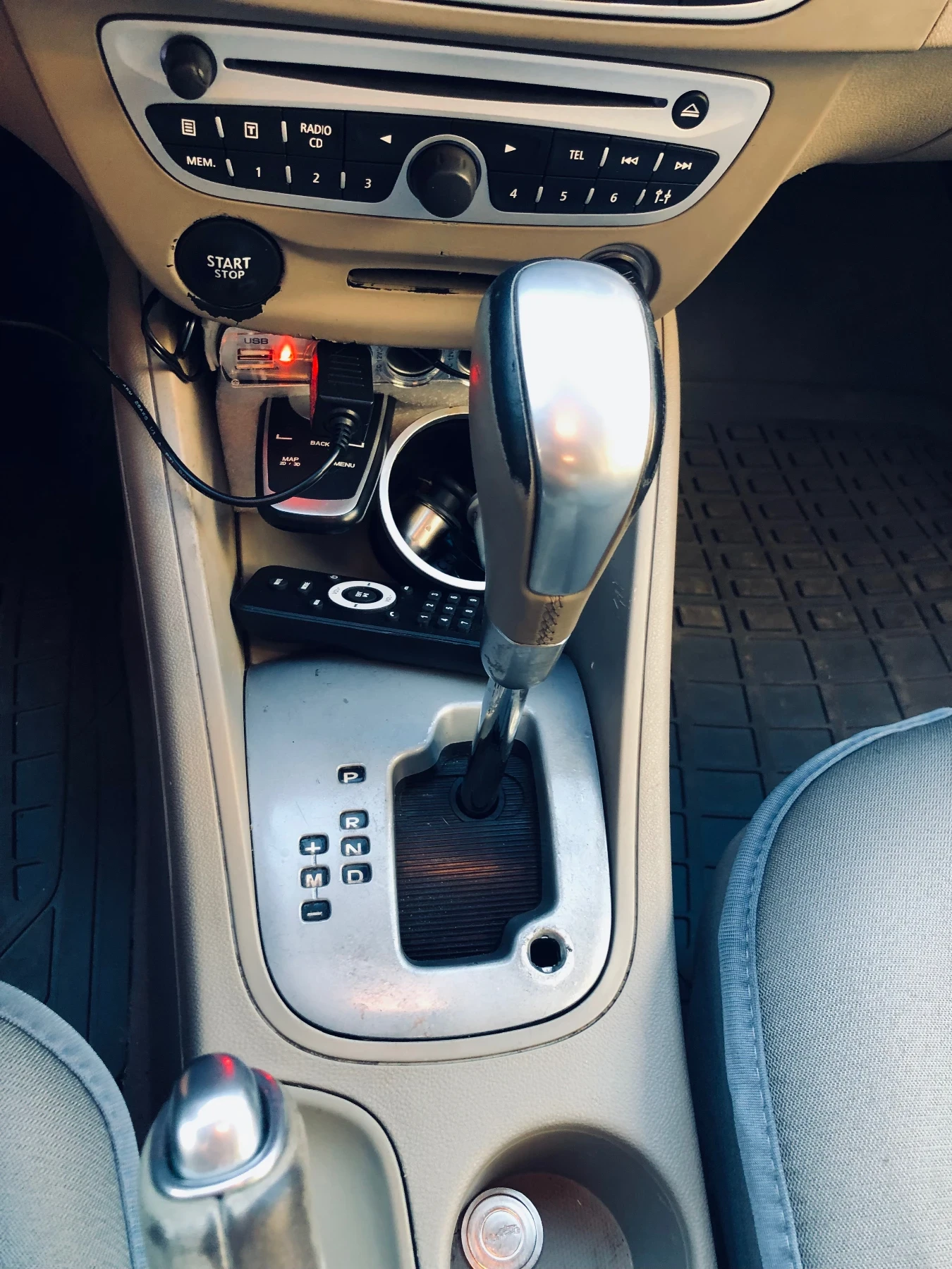 Renault Fluence N1, снимка 14 - Автомобили и джипове - 54322188