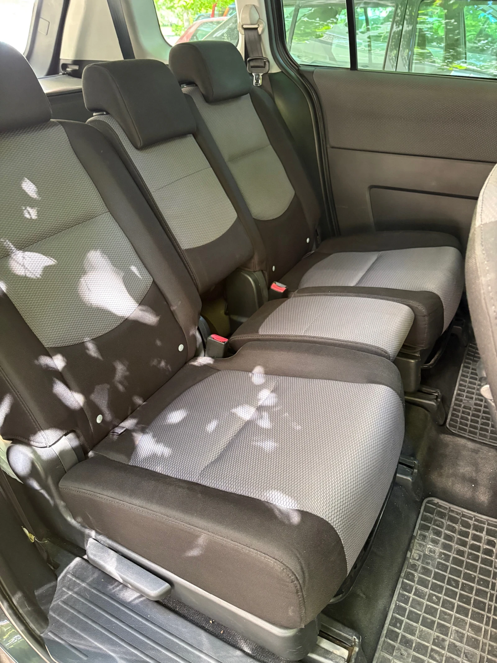Mazda 5 2.0 D, снимка 5 - Автомобили и джипове - 54403978