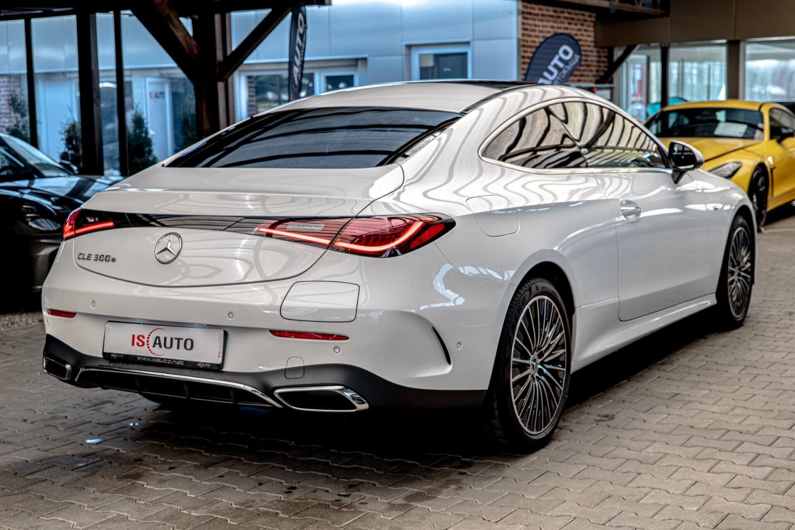 Mercedes-Benz CLE 300 Plug-in Hybrid/AMG Line/Advanced/Панорама/MBUX/Кам, снимка 7 - Автомобили и джипове - 54687301