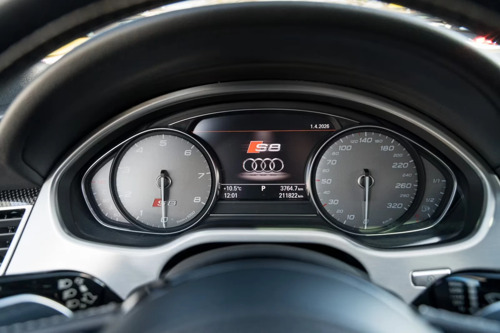 Audi S8 B&O/CARBON/520HP/CAM/QUATTRO/LED/CERAMICA/4.0TFSI, снимка 7 - Автомобили и джипове - 54721404