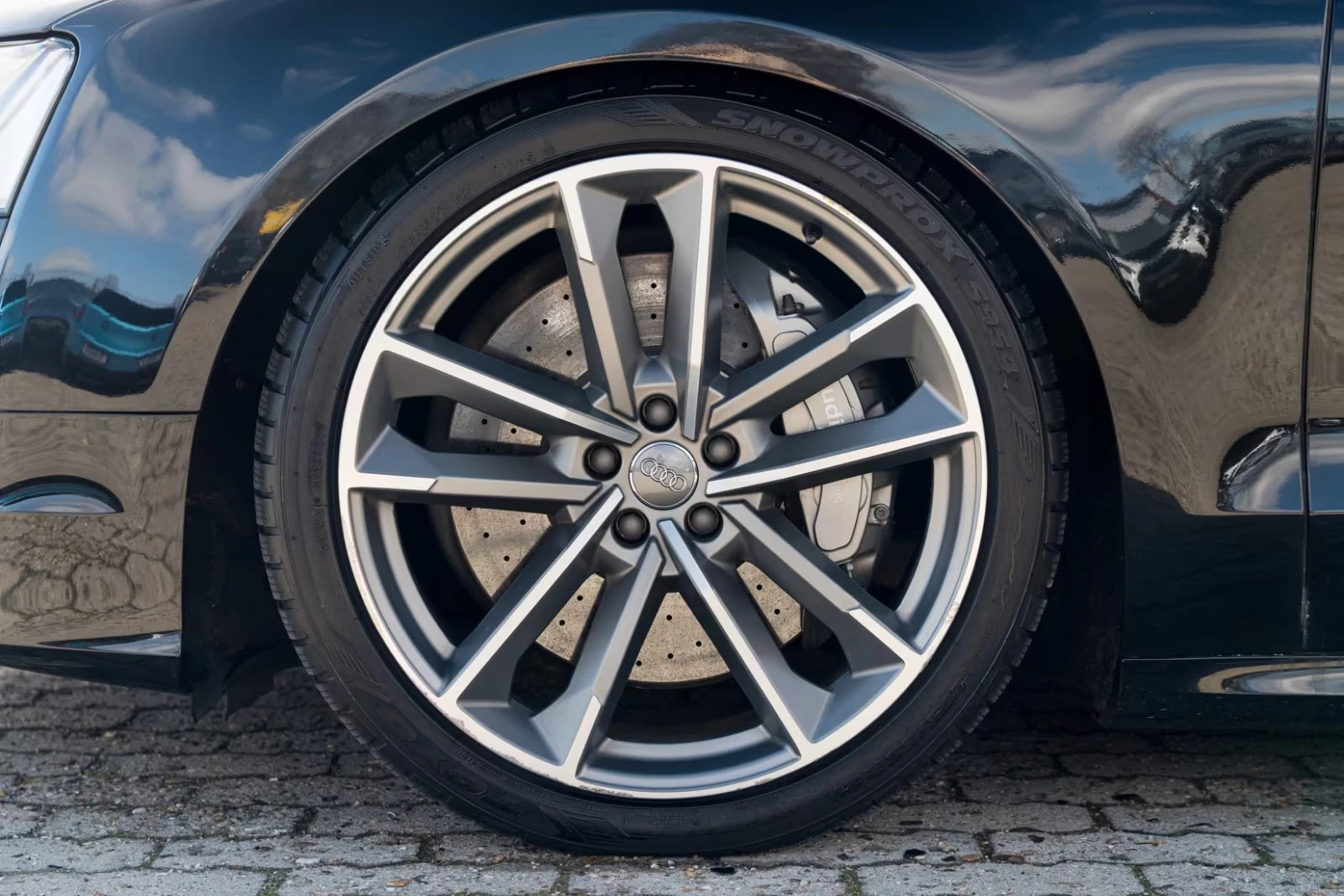 Audi S8 B&O/CARBON/520HP/CAM/QUATTRO/LED/CERAMICA/4.0TFSI, снимка 8 - Автомобили и джипове - 54721404