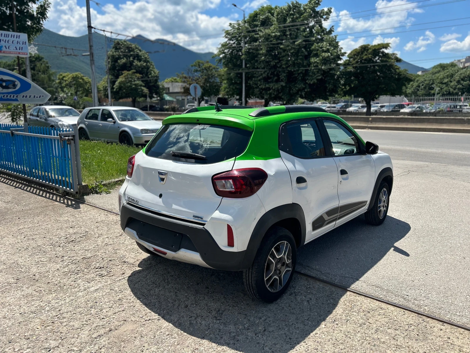 Dacia Spring, снимка 7 - Автомобили и джипове - 54773760