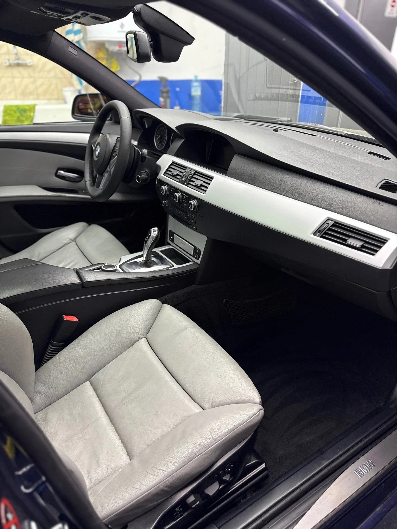 BMW 530 XD* DISTRONIC* HEAD-UP* PANO, снимка 11 - Автомобили и джипове - 54804680