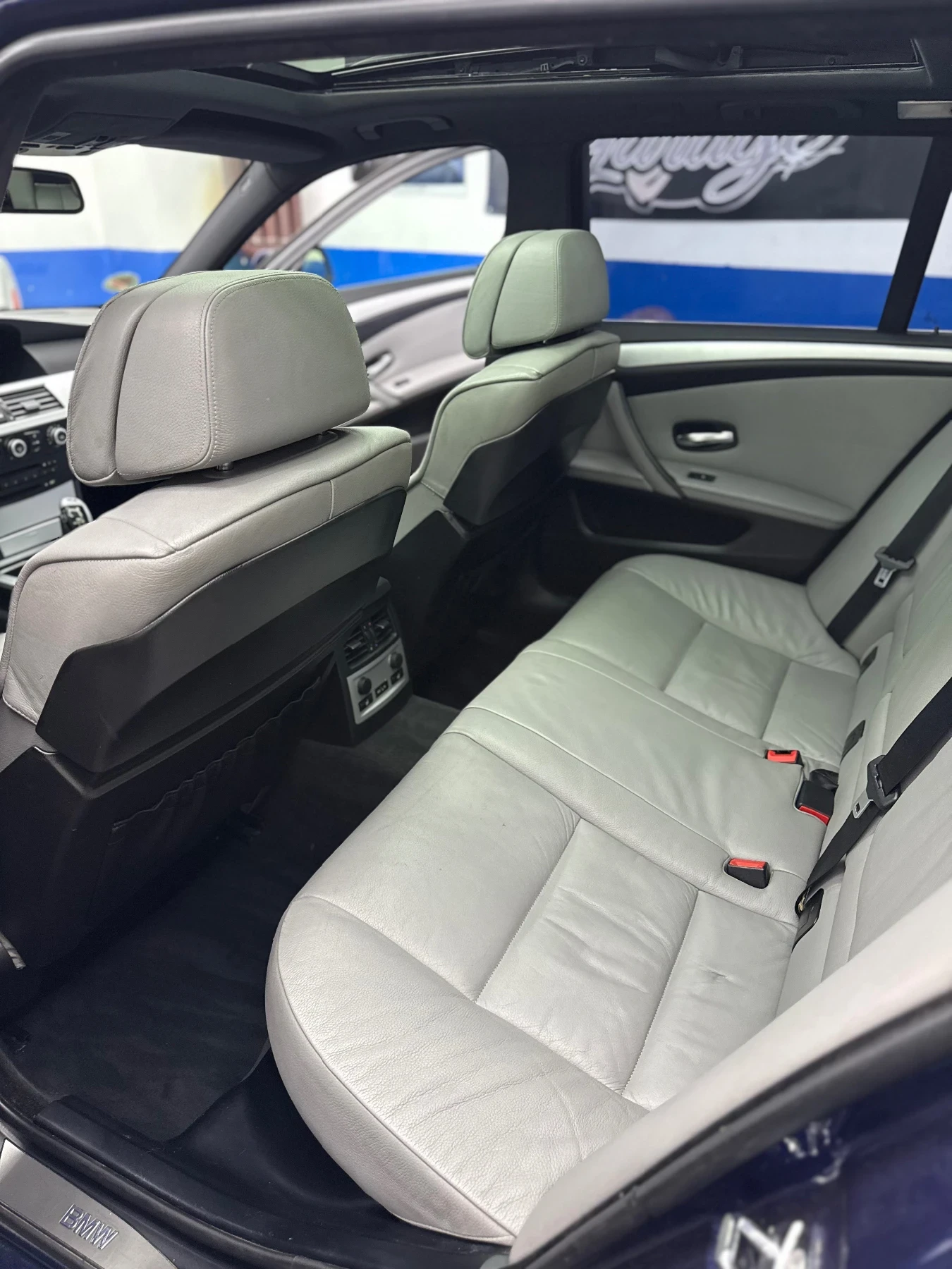 BMW 530 XD* DISTRONIC* HEAD-UP* PANO, снимка 13 - Автомобили и джипове - 54804680