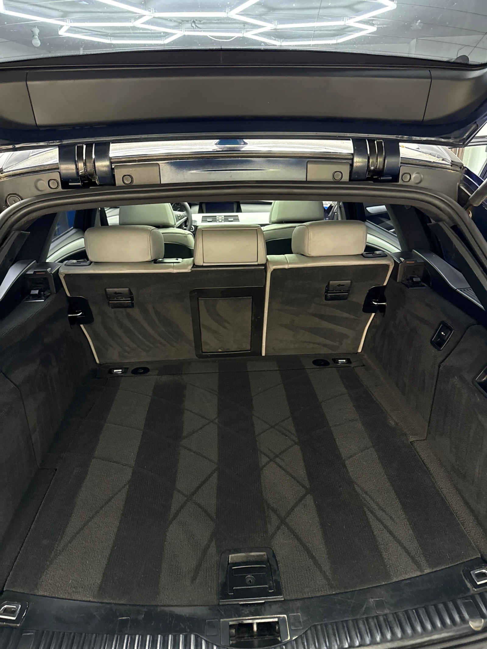 BMW 530 XD* DISTRONIC* HEAD-UP* PANO, снимка 17 - Автомобили и джипове - 54804680