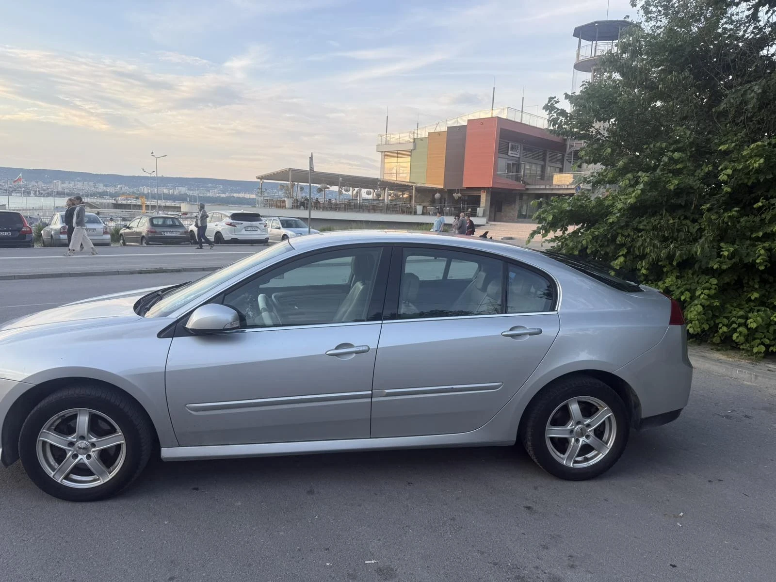 Renault Laguna Initiale, снимка 2 - Автомобили и джипове - 54807703