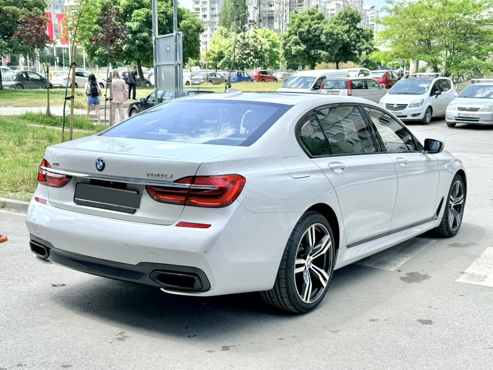BMW 750, снимка 5 - Автомобили и джипове - 54857502