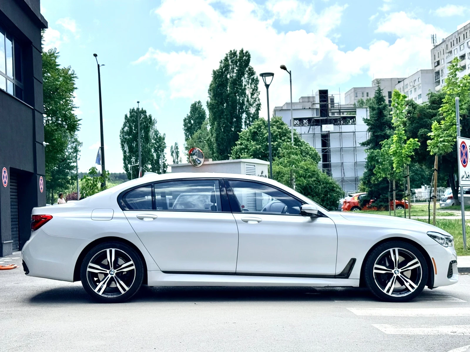 BMW 750, снимка 4 - Автомобили и джипове - 54857502