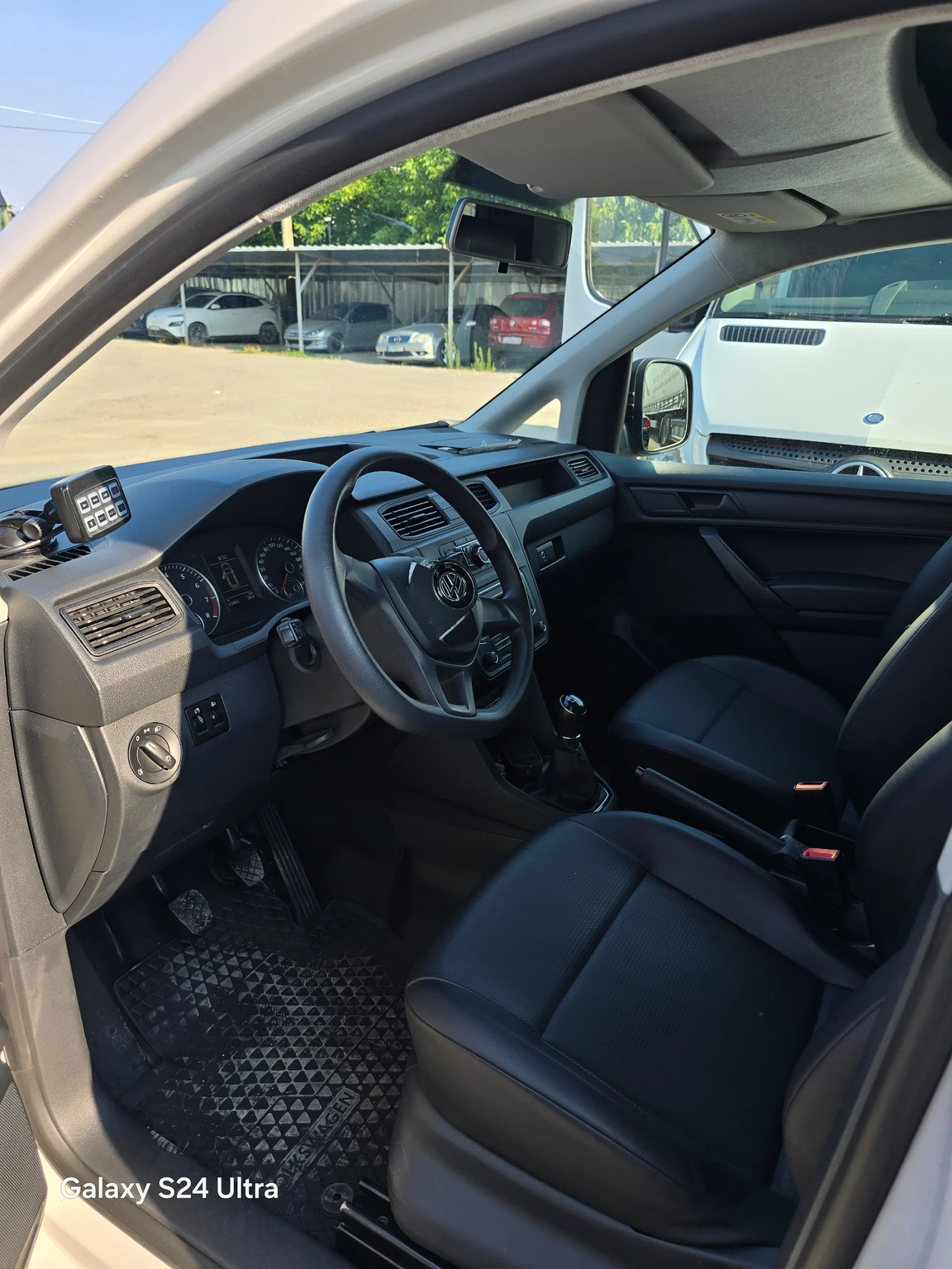 VW Caddy Специализиран , снимка 3 - Автомобили и джипове - 55348661