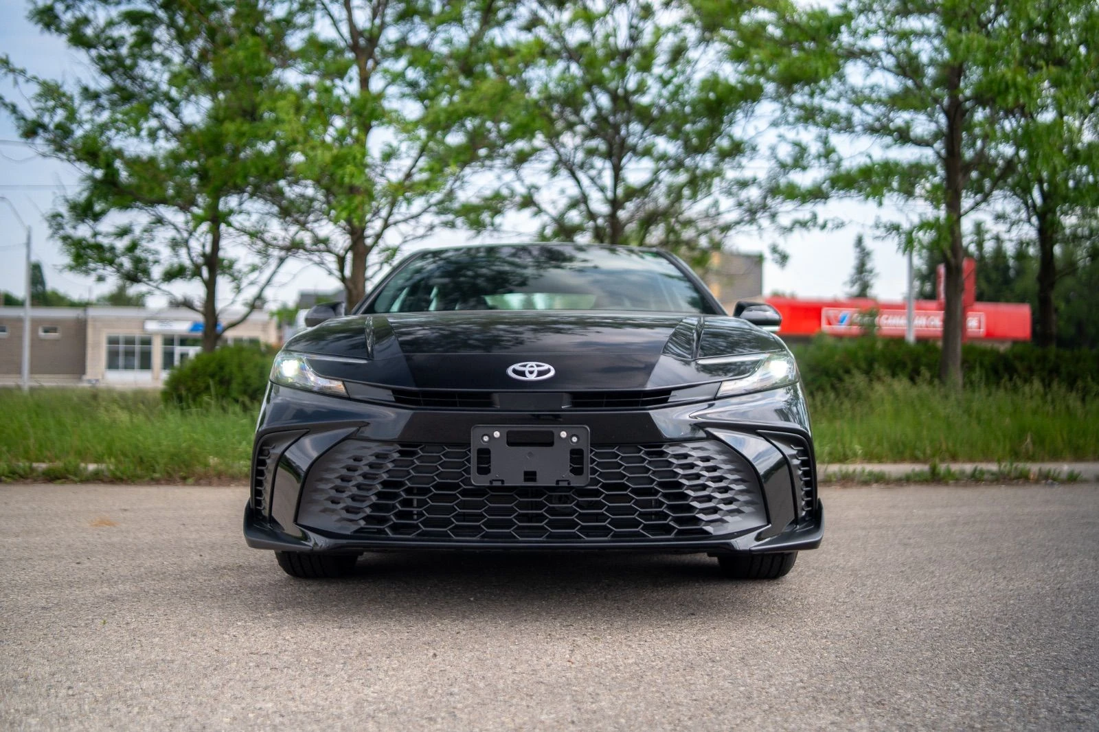 Toyota Camry SE / NIGHT SHADE/ , снимка 2 - Автомобили и джипове - 55441871