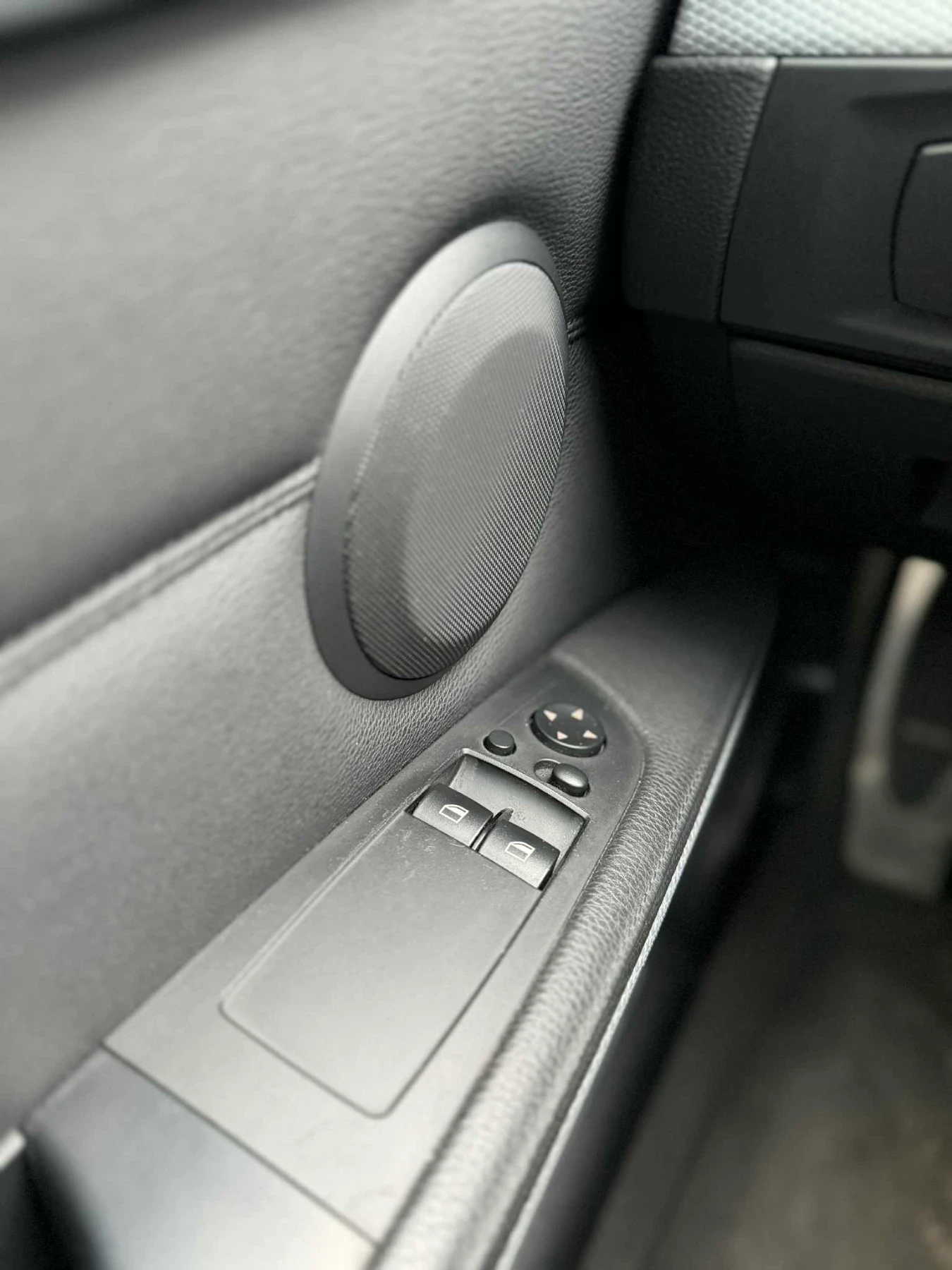 BMW 330 ОБСЛУЖЕНА, ФУЛ ЕКСТРИ БЕЗ ЩОРА, снимка 6 - Автомобили и джипове - 55558094