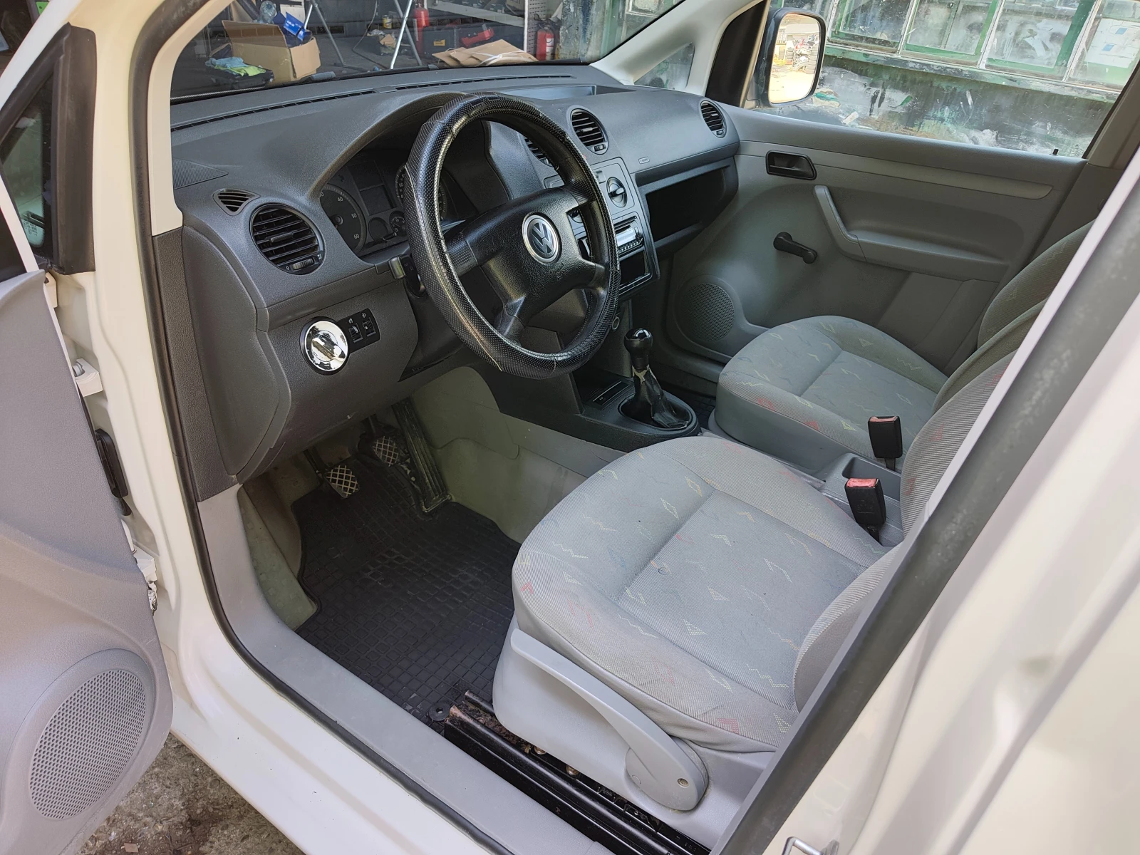 VW Caddy 1.9TDI КЛИМАТИК, снимка 11 - Автомобили и джипове - 55939101