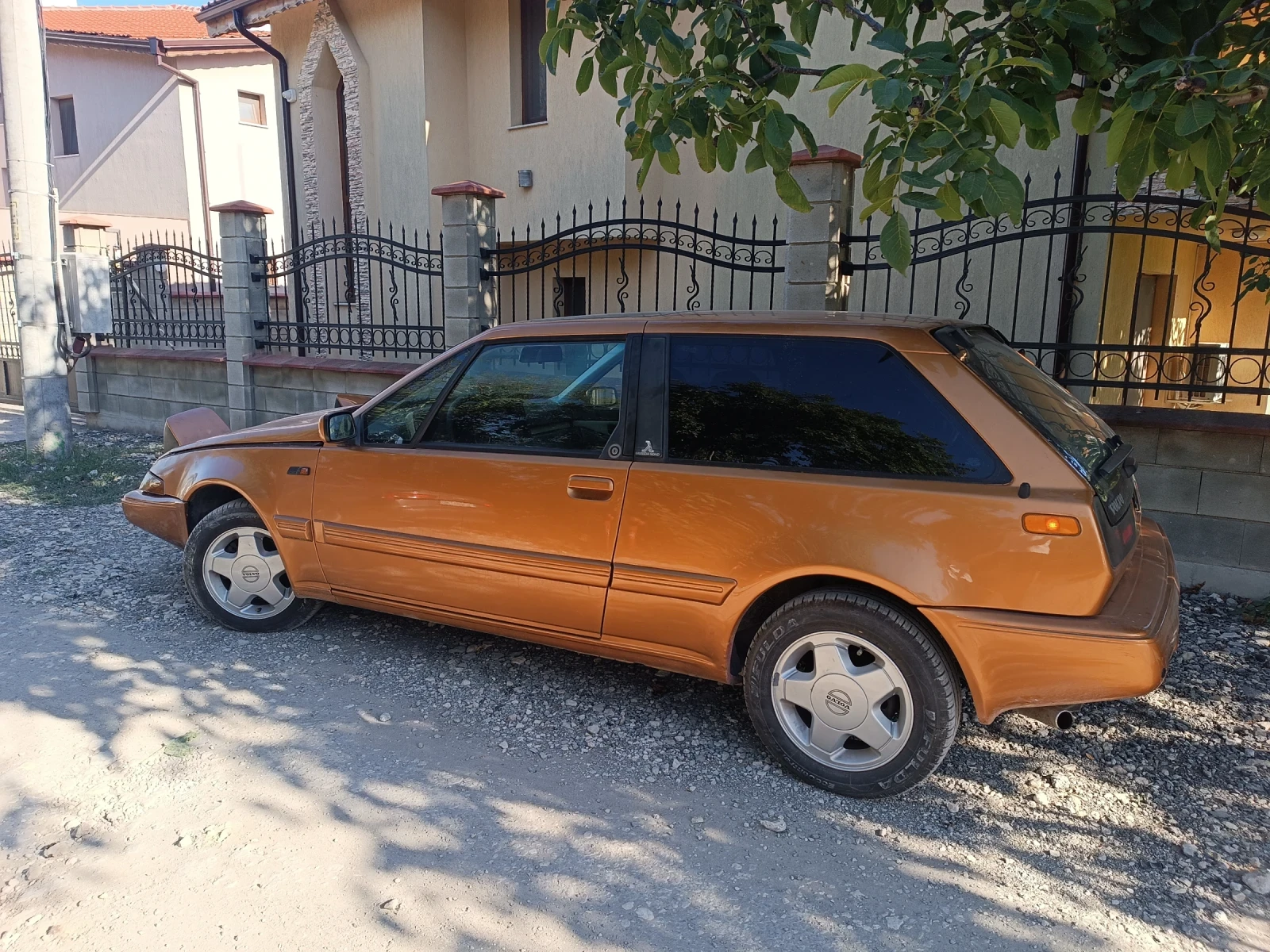 Volvo 480 1.7 бензин , снимка 4 - Автомобили и джипове - 56002187