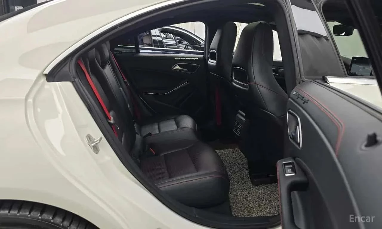 Mercedes-Benz CLA 45 AMG, снимка 11 - Автомобили и джипове - 56728807