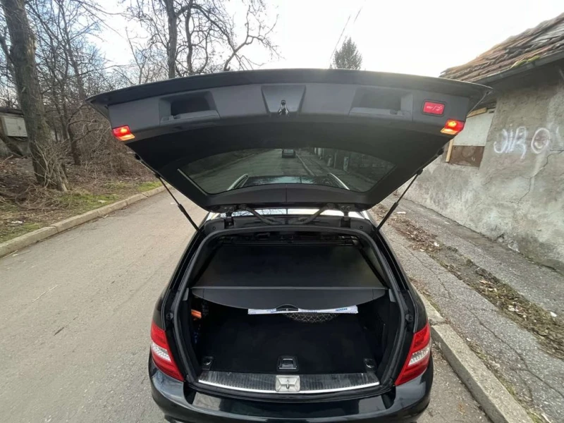 Mercedes-Benz C 250 4 MATIC, снимка 3 - Автомобили и джипове - 49147572