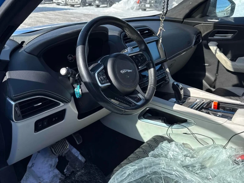 Jaguar F-PACE * SVR * CARFAX * ПРЕДСТАВИТЕЛСТВО , снимка 6 - Автомобили и джипове - 53403215