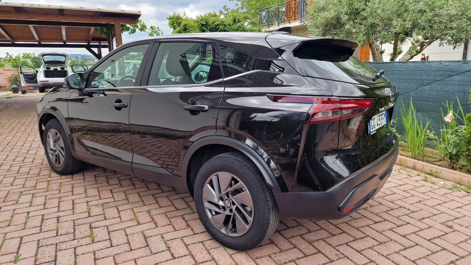 Nissan Qashqai 1.3i AUTOMATICA/HYBRIDA - изображение 4