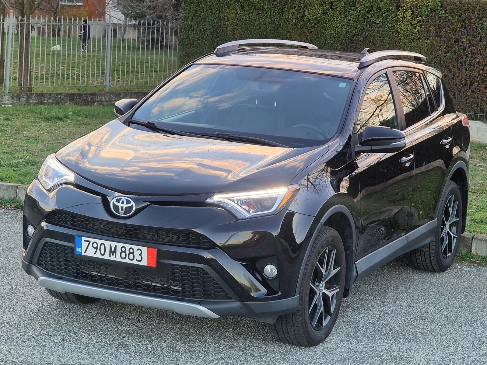 Toyota Rav4 2.5 SE AWD + Carfax - изображение 5