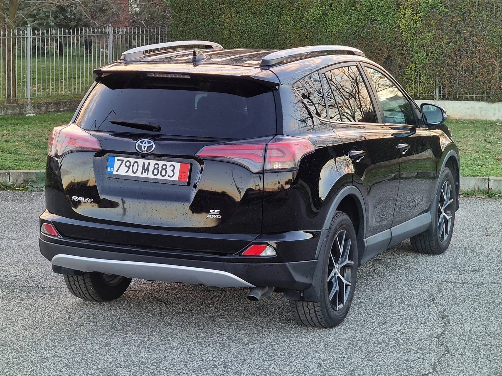 Toyota Rav4 2.5 SE AWD + Carfax - изображение 6