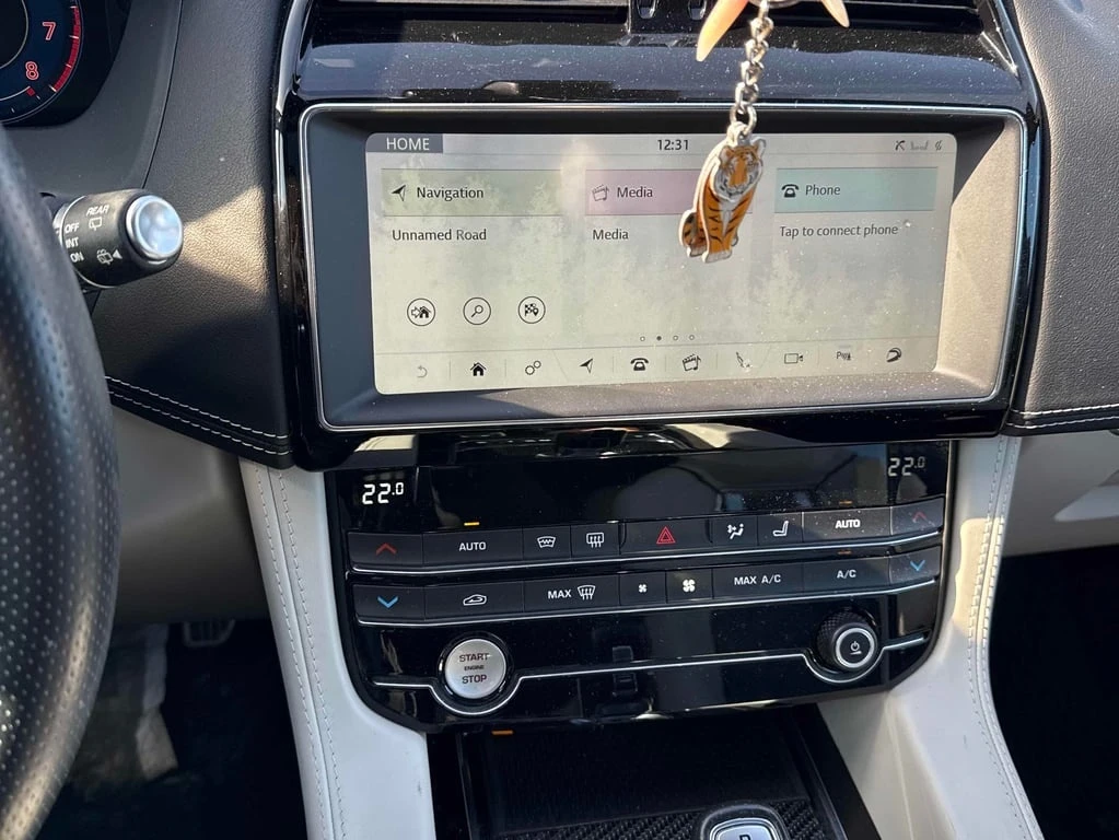 Jaguar F-PACE * SVR * CARFAX * ПРЕДСТАВИТЕЛСТВО  - изображение 8