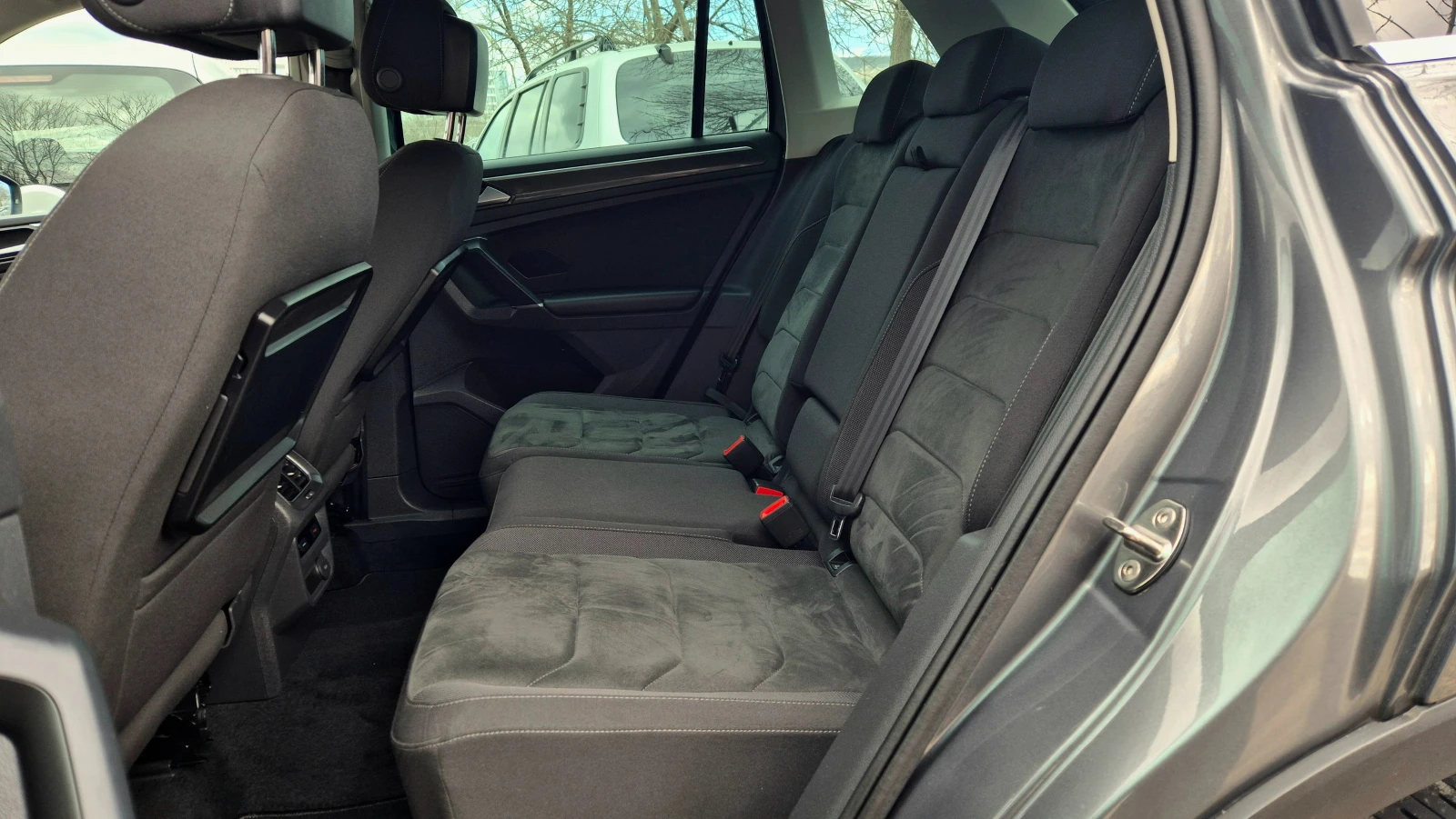 VW Tiguan 4MOTION, снимка 9 - Автомобили и джипове - 53784355