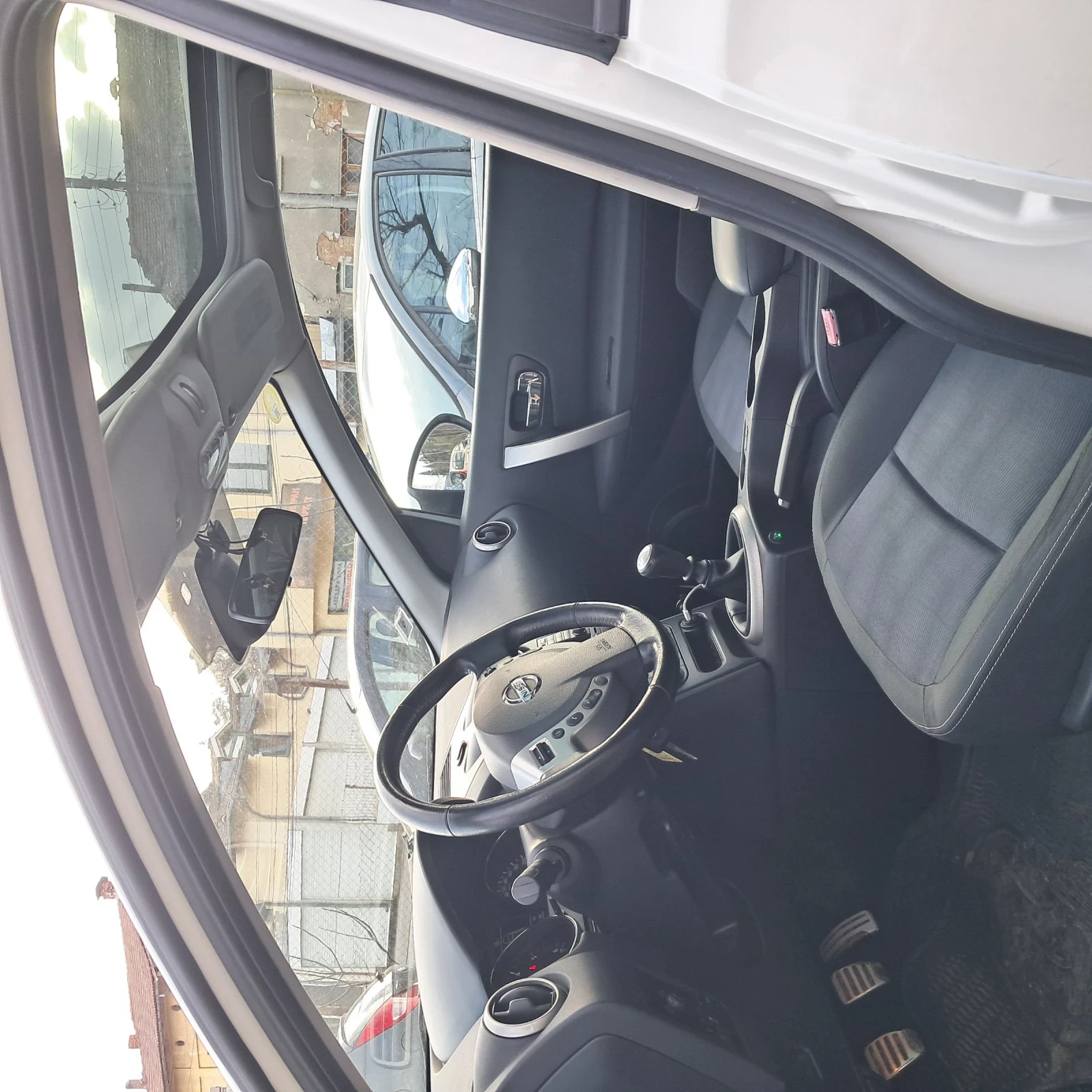 Nissan Qashqai 1.5 dci 110к.с., снимка 12 - Автомобили и джипове - 54198405