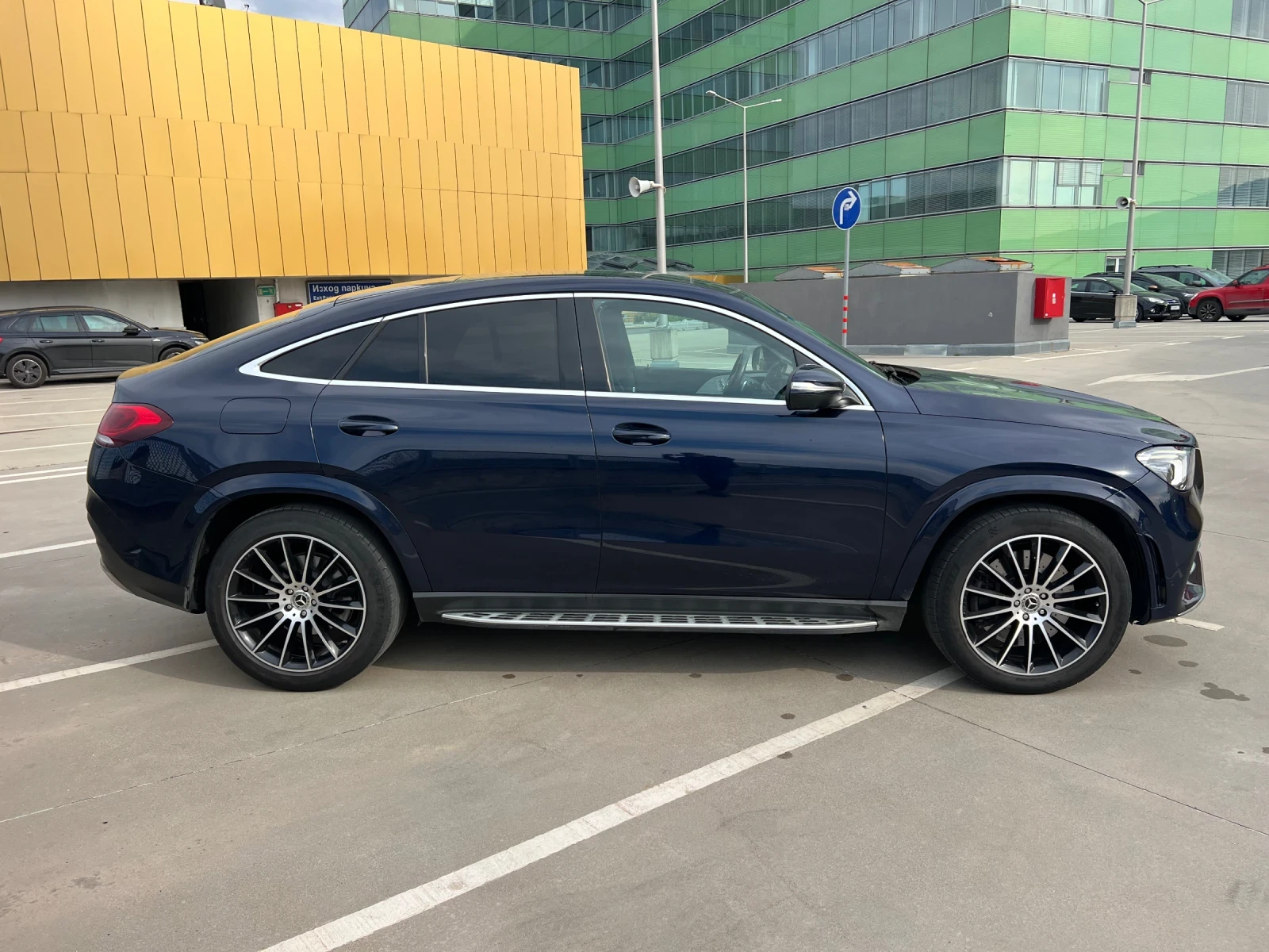 Mercedes-Benz GLE Coupe 350 d Гаранционен AMG Line, снимка 4 - Автомобили и джипове - 54774744