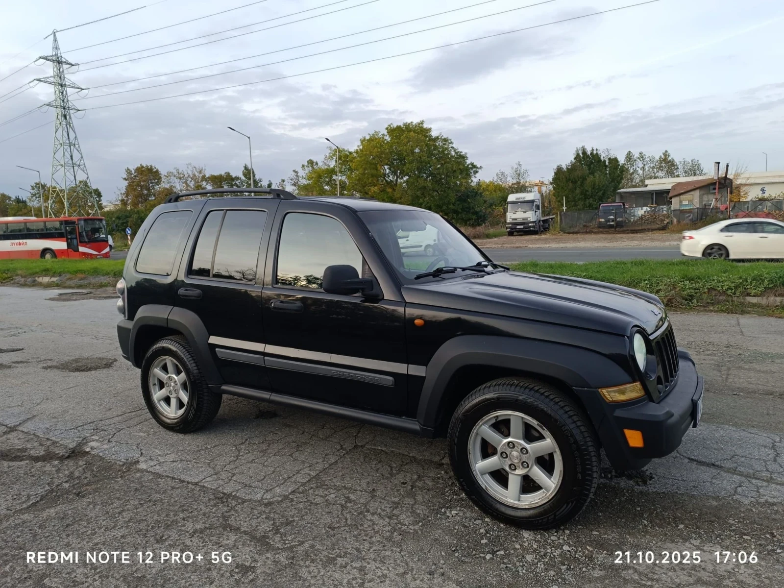 Jeep Cherokee, снимка 3 - Автомобили и джипове - 54992364