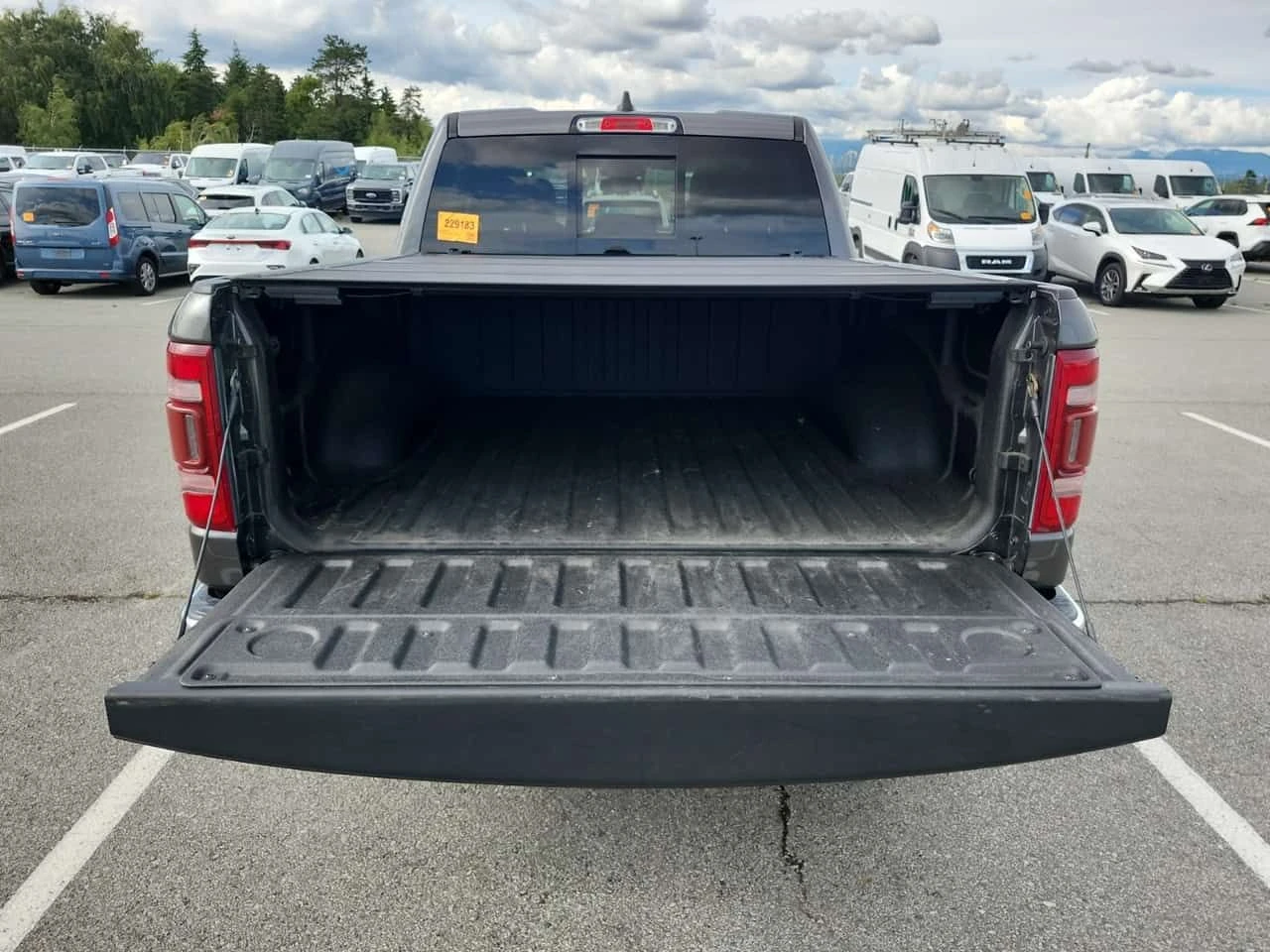 Dodge RAM 1500 * Laramie * АВТОКРЕДИТ БЕЗ ПЪРВОНАЧАЛНА ВНОСКА* , снимка 14 - Автомобили и джипове - 55261223